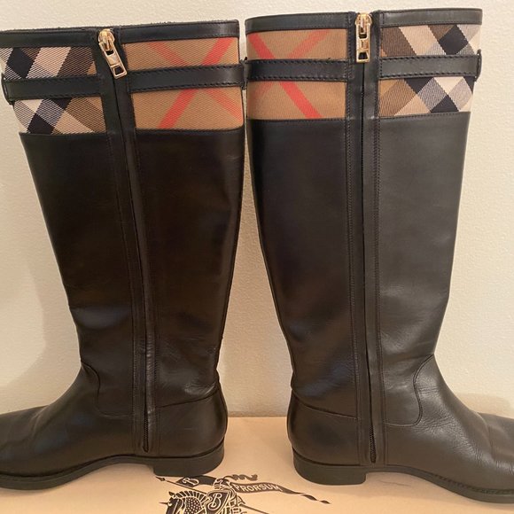 Tall Black Burberry Leather Boots- Size 8M - Picture 5 of 7